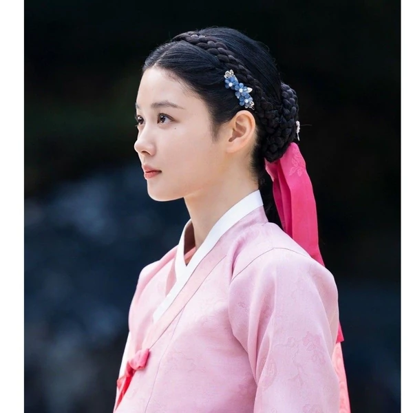 Top moment of Kim Youjung chosen by fans