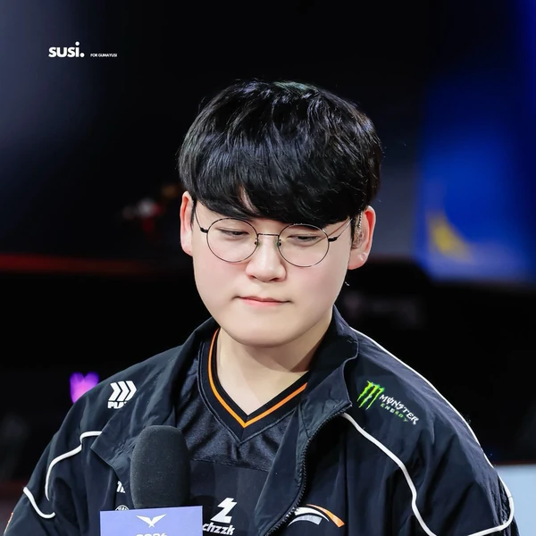 透過投票選出的Gumayusi人氣個人資料圖片