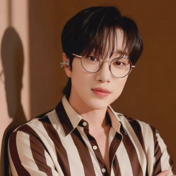 The most loved look of An Sunghoon today