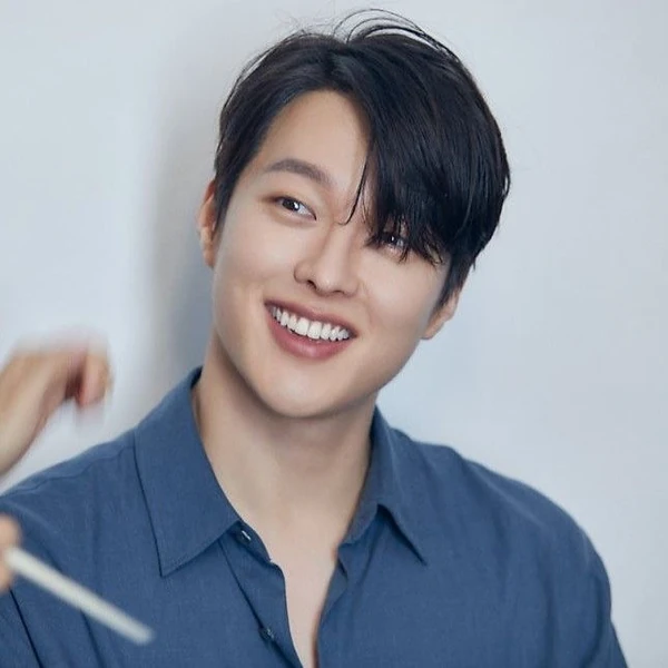 充滿粉絲愛的張基龍人氣照片