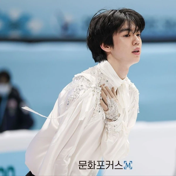 Postingan banner paling populer di komunitas Cha Junhwan