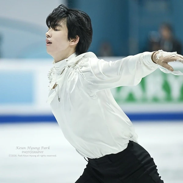 Postingan banner paling populer di komunitas Cha Junhwan