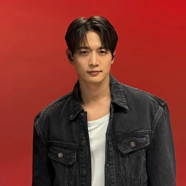 The most loved look of Choi Minho today