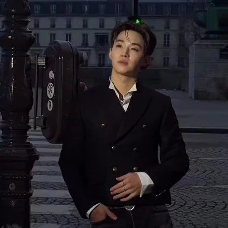 The most loved look of Henry today