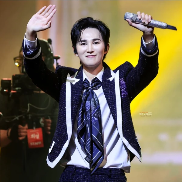 充滿粉絲愛的金熙栽人氣照片