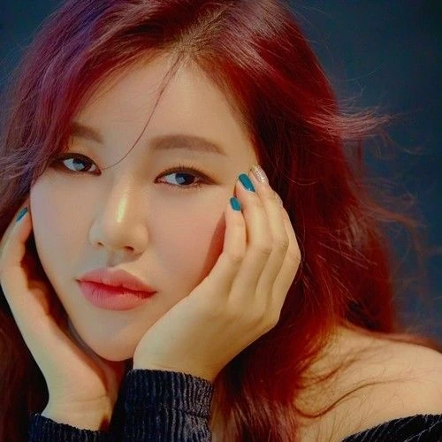 Penampilan Song Gain yang paling disukai hari ini