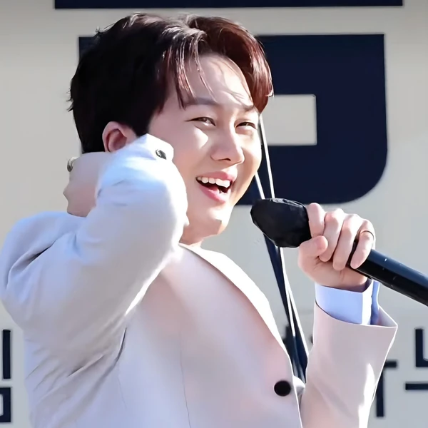 今天最受喜爱的金秀瓒模样