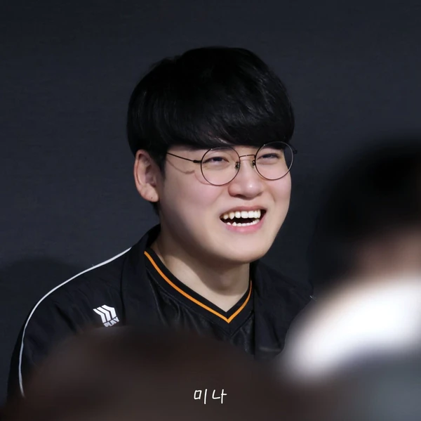 No.1 banner post of Gumayusi created by top fandom