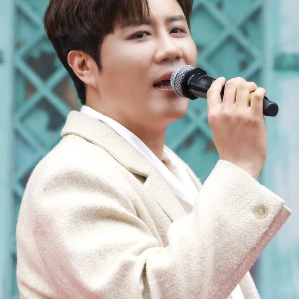 充滿粉絲愛的晉海成人氣照片