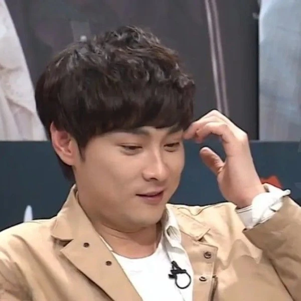 今天最受喜愛的閔庚勳模樣