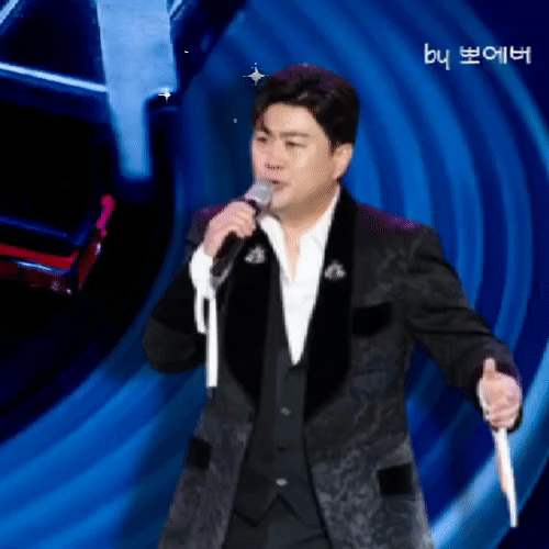 充满粉丝爱意的金浩中人气照片