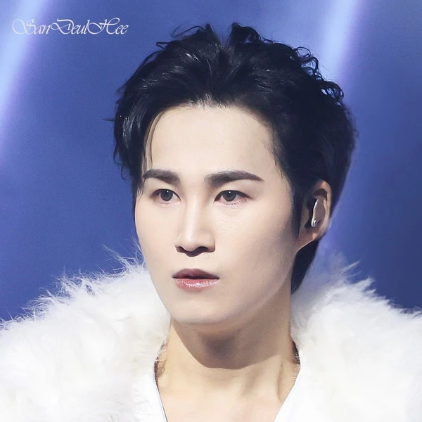 充满粉丝爱意的金熙栽人气照片