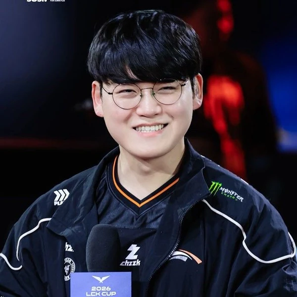 No.1 banner post of Gumayusi created by top fandom