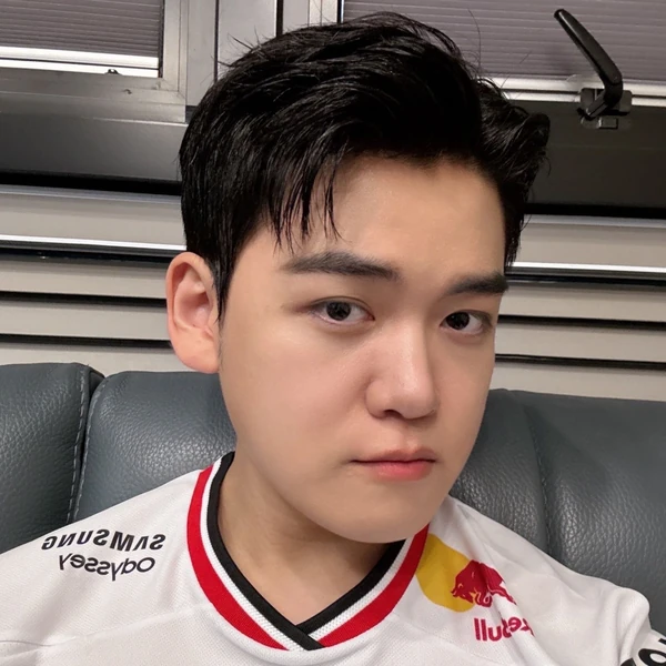 A brilliant moment of Gumayusi created by the fandom