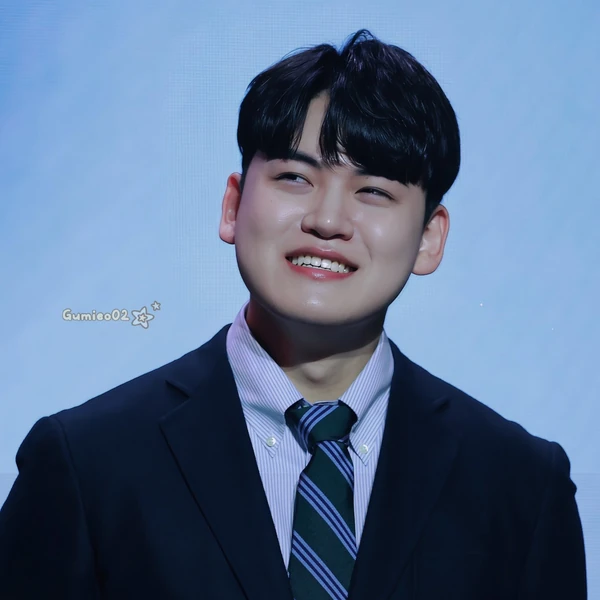 No.1 banner post of Gumayusi created by top fandom