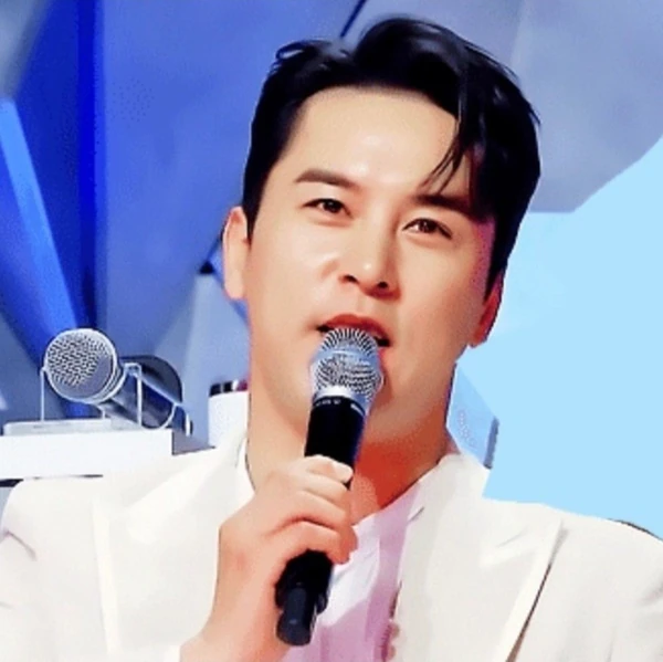 Foto populer Jang Minho yang penuh cinta dari penggemar