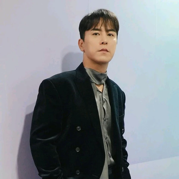 Penampilan Jang Minho yang paling disukai hari ini