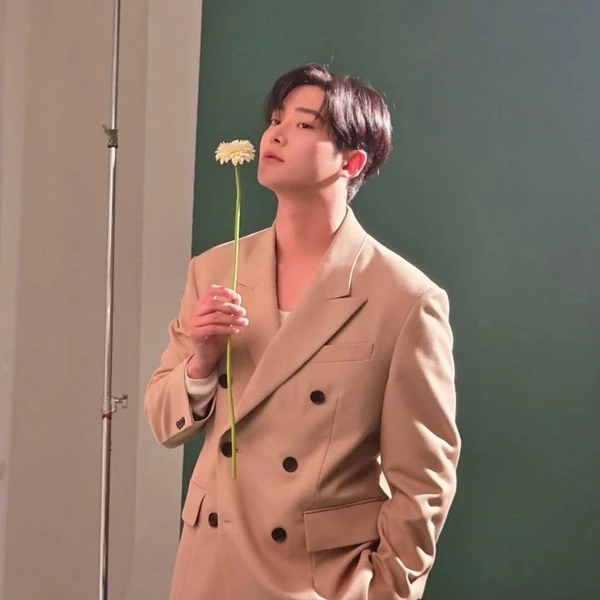 오늘 가장 사랑받은 로운의 모습