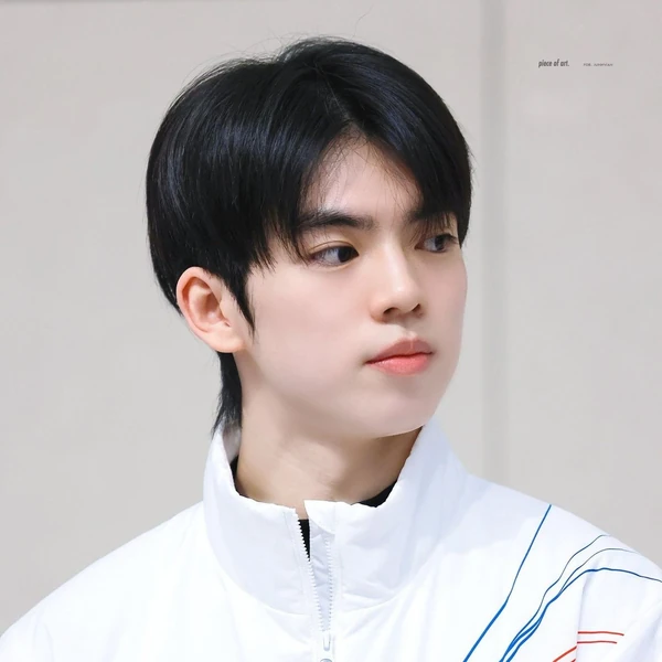 The most loved look of Cha Junhwan today