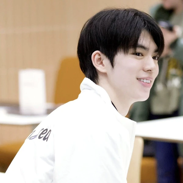 Popular photo full of fans’ love for Cha Junhwan