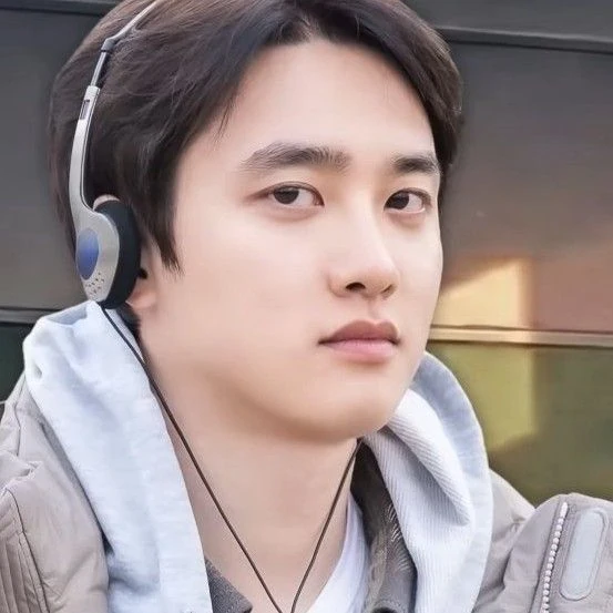 今天最受喜愛的都暻秀 (D.O.)模樣