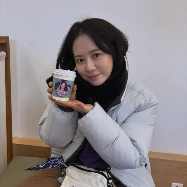 Foto populer Song Jihyo yang penuh cinta dari penggemar