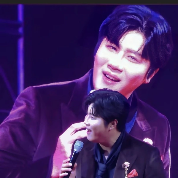 The most loved look of Jin Haesung today