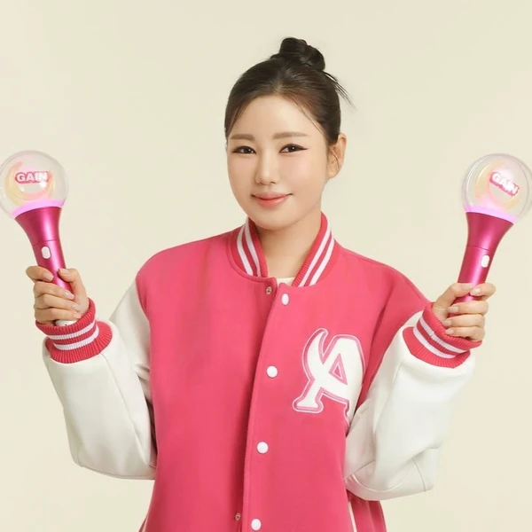 The most loved look of Song Gain today