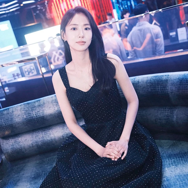 Popular photo full of fans’ love for Lee Edam