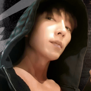 Popular photo full of fans’ love for Lee Joongi