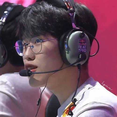 Foto profil terbaik Oner hari ini di Choeaedol Celeb