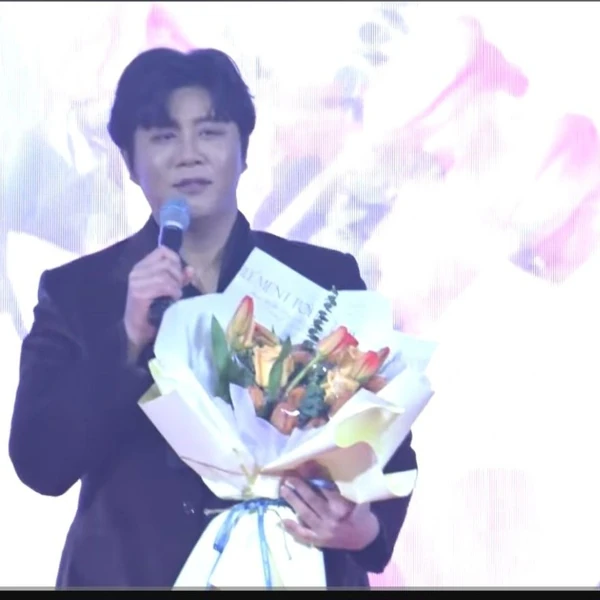 充满粉丝爱意的晋海成人气照片