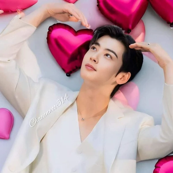 Penampilan Cha Eunwoo yang paling disukai hari ini