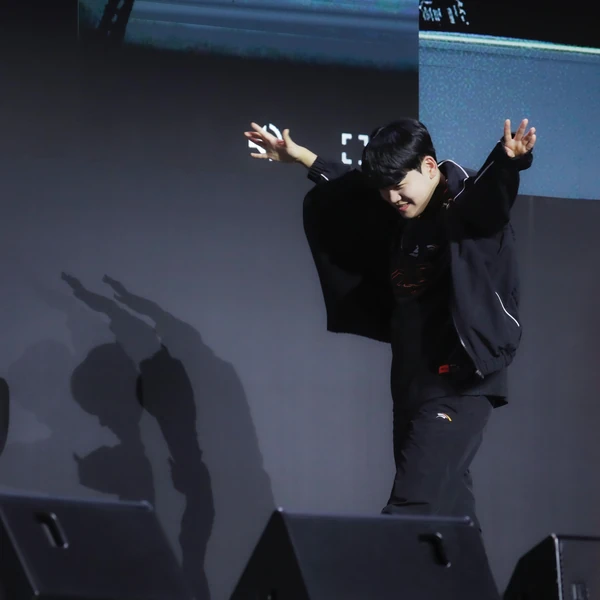 No.1 banner post of Gumayusi created by top fandom