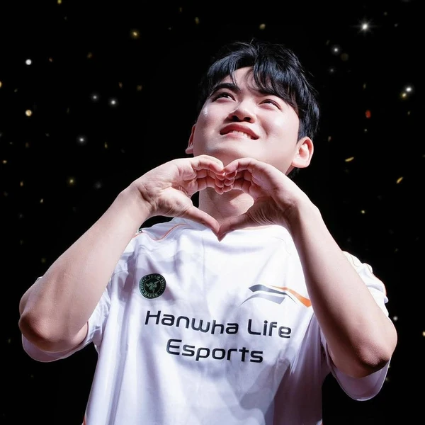 A brilliant moment of Gumayusi created by the fandom