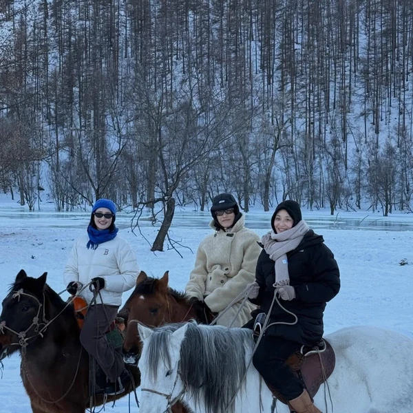 Popular photo full of fans’ love for Kim Yeonkoung