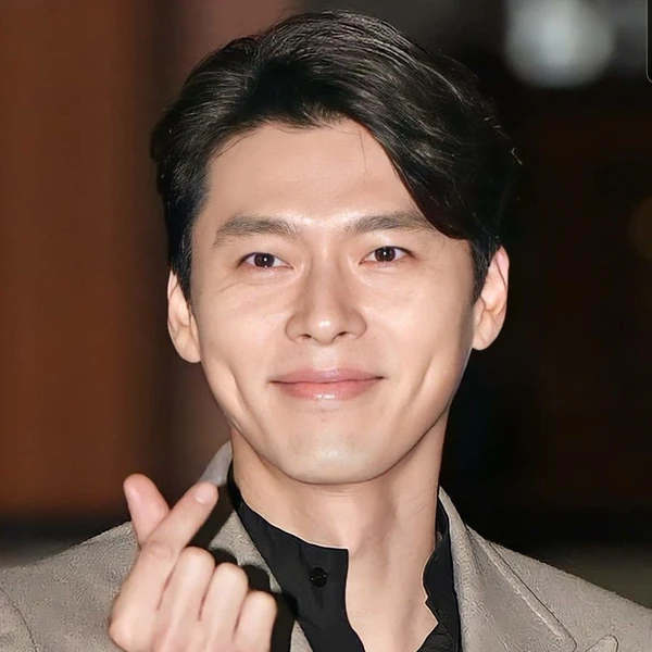 Foto populer Hyun Bin yang penuh cinta dari penggemar