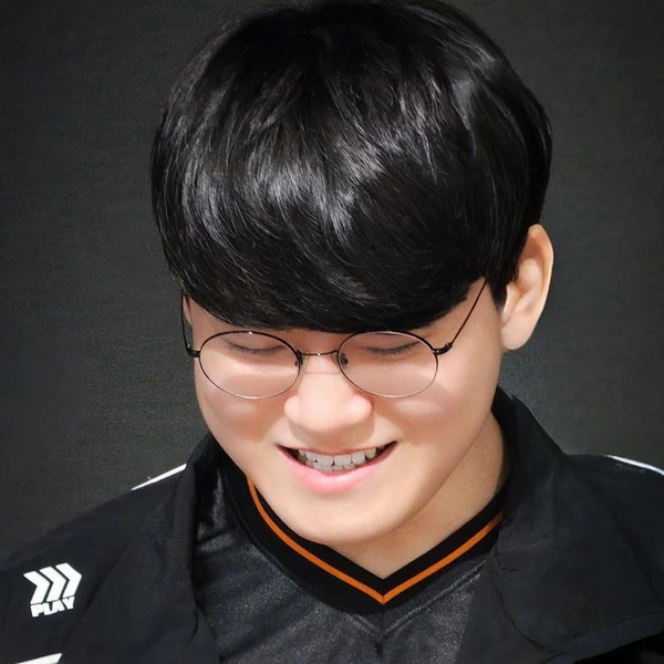 Gumayusi社群中最受歡迎的橫幅貼文