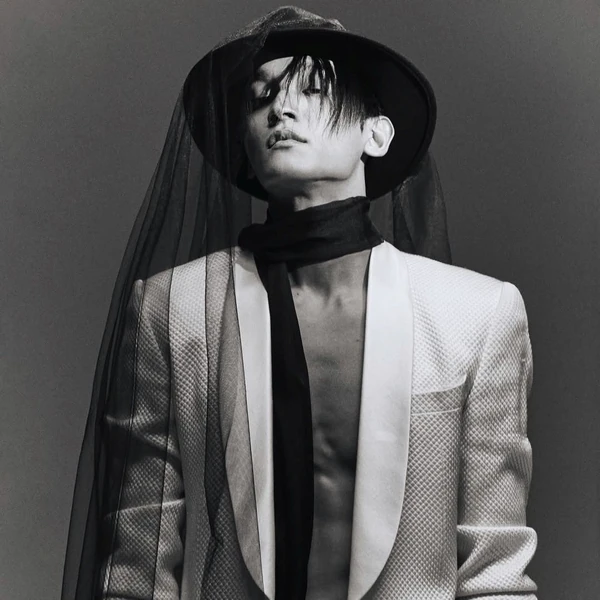 The most loved look of Choi Hojong today