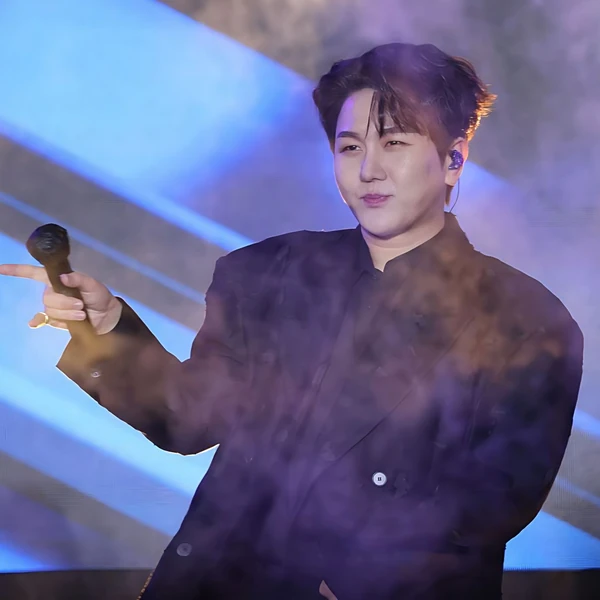 充滿粉絲愛的金秀瓚人氣照片