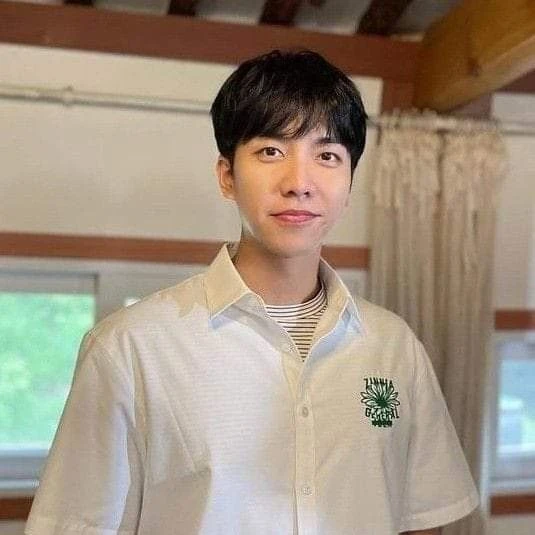 充满粉丝爱意的李升基人气照片