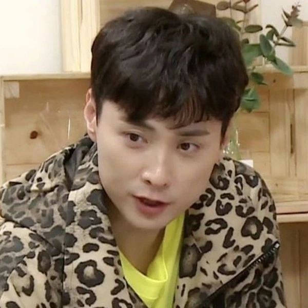 今天最受喜愛的閔庚勳模樣