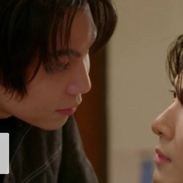 Popular photo full of fans’ love for Khaotung Thanawat Ratanakitpaisan