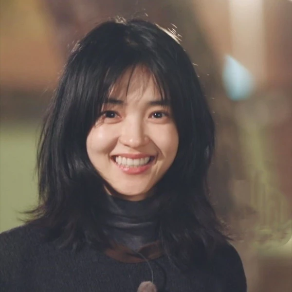 The most loved look of Kim Taeri today