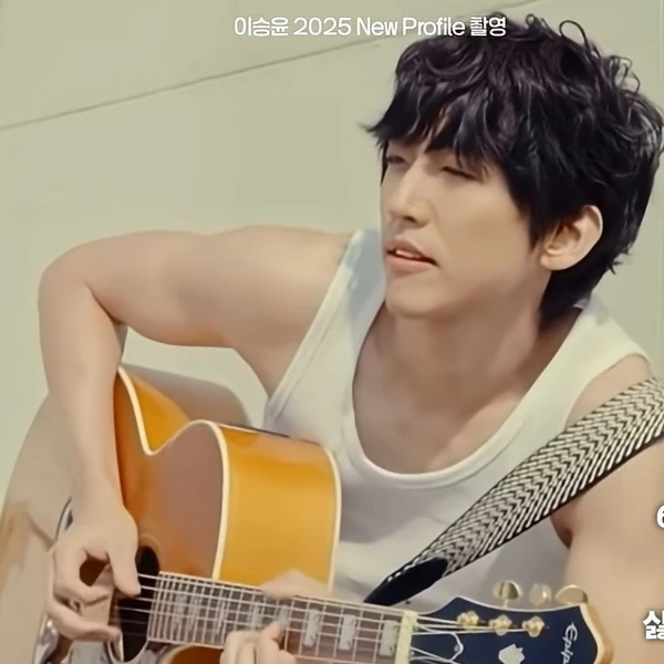 Popular photo full of fans’ love for Lee Seungyoon