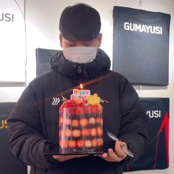 A brilliant moment of Gumayusi created by the fandom