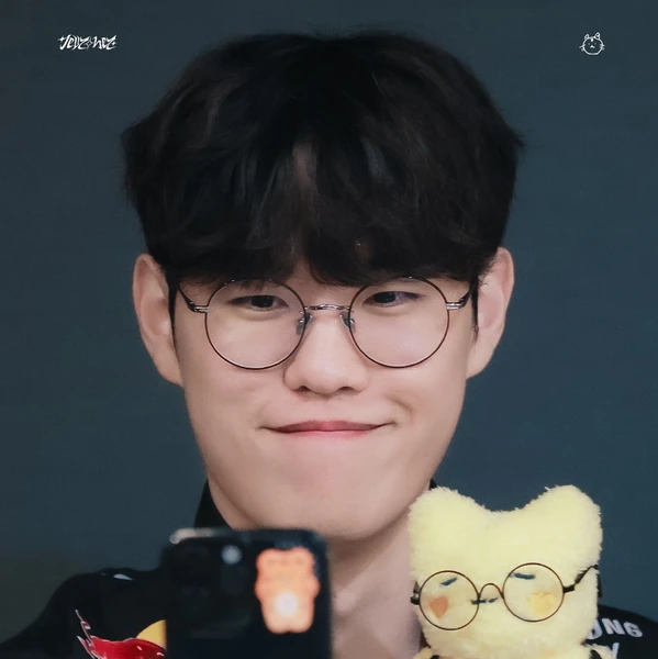 Today’s standout profile photo of Oner on Choeaedol Celeb