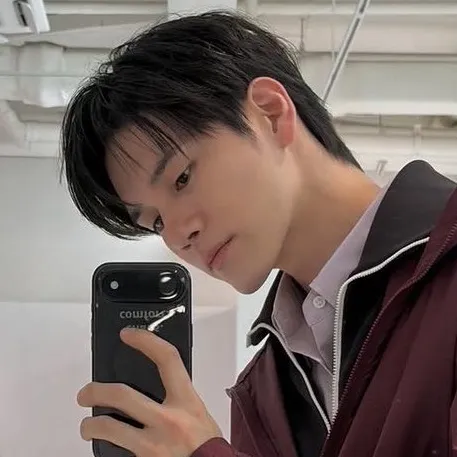 Foto populer Ong Seongwu yang penuh cinta dari penggemar