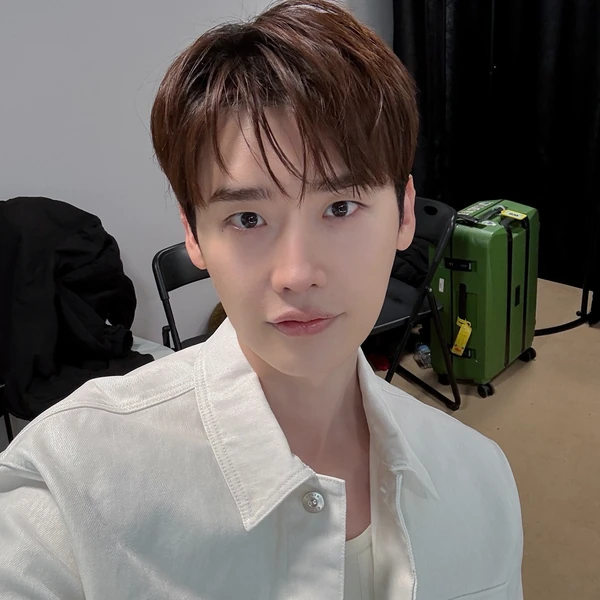 充滿粉絲愛的李鍾碩人氣照片