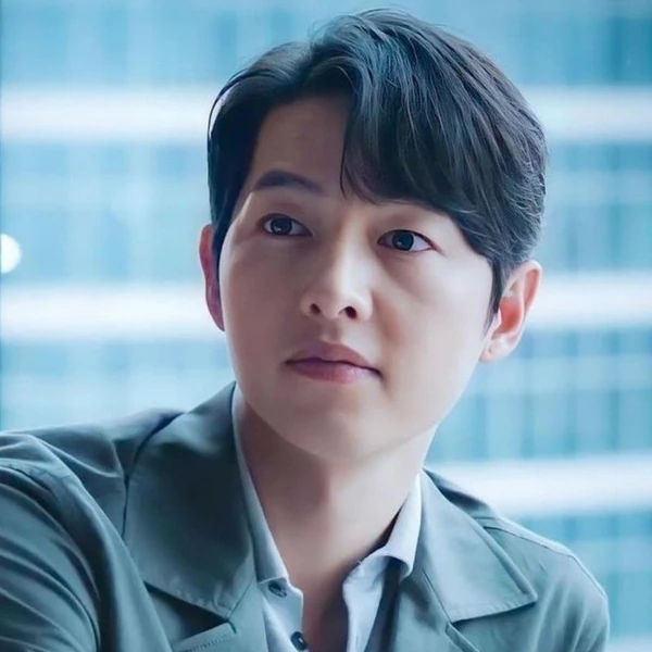 Penampilan Song Joongki yang paling disukai hari ini